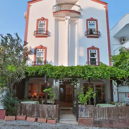 בית הארחה White House 2*