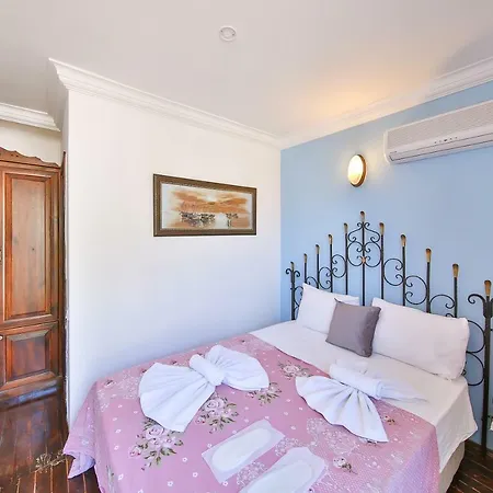 White House בית הארחה 2*