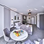 White House 3* カシュ