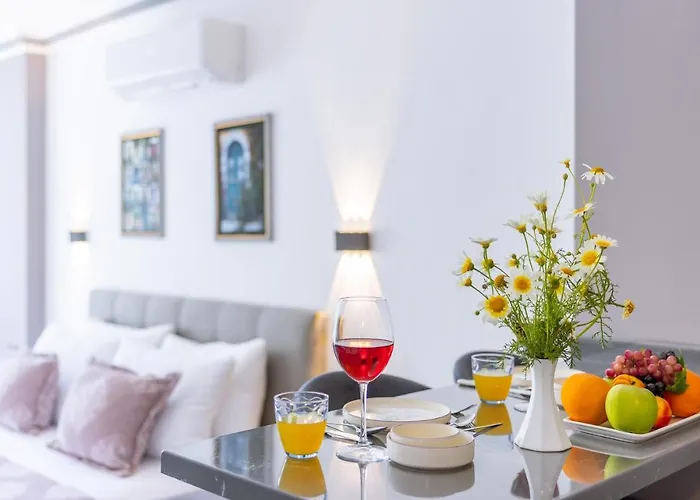 White House Vendégház 3*